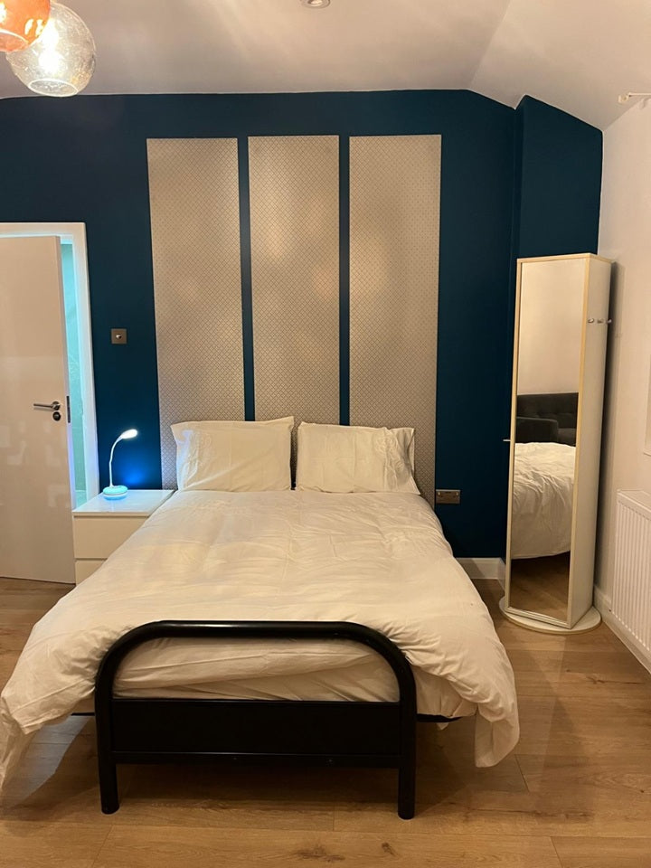 Studio Apartment with Private Entrance in - Harrowview, UB10 0QG