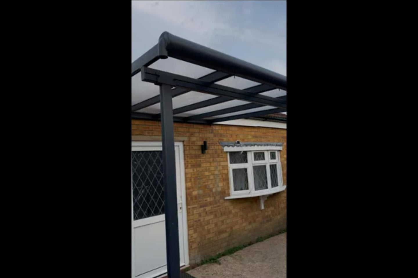 Studio Apartment with Private Entrance in - Harrowview, UB10 0QG